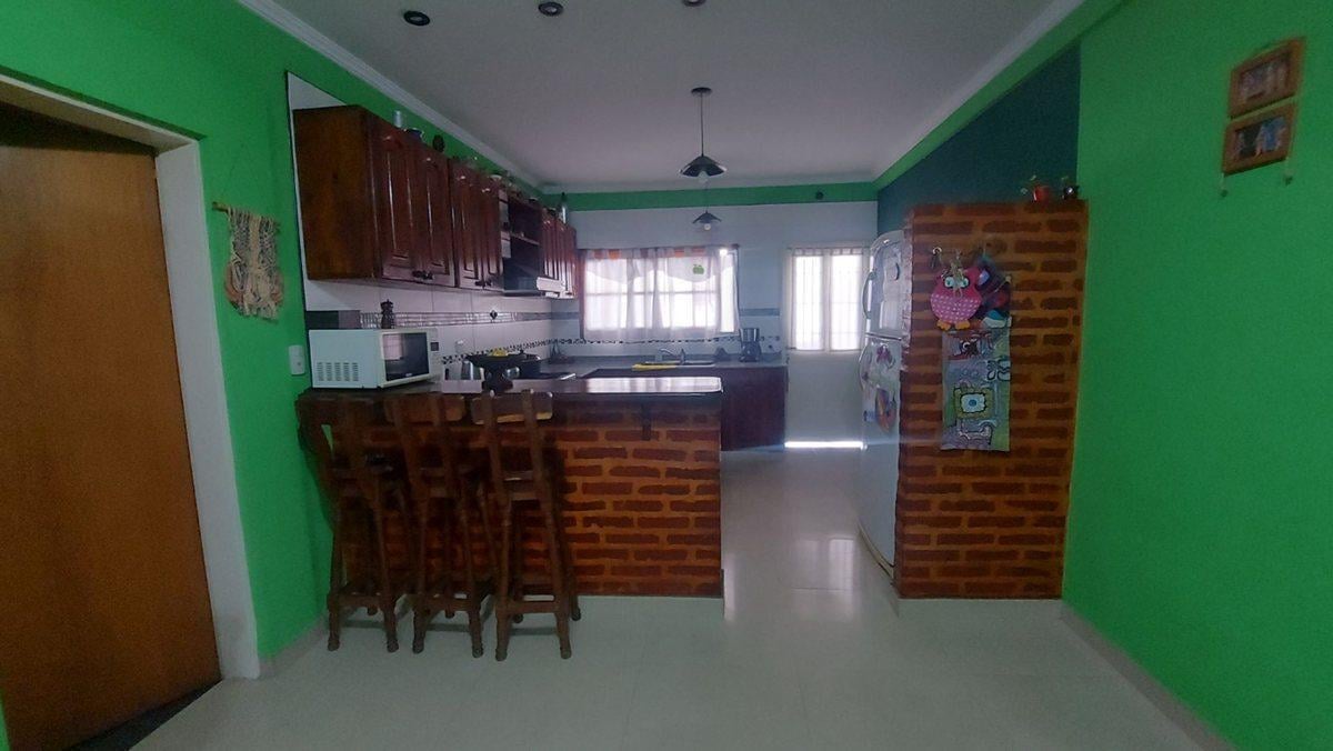 Foto de CASA 4 AMBIENTES GARAGE GALERIA QUINCHO PARRILLA, imagen 5
