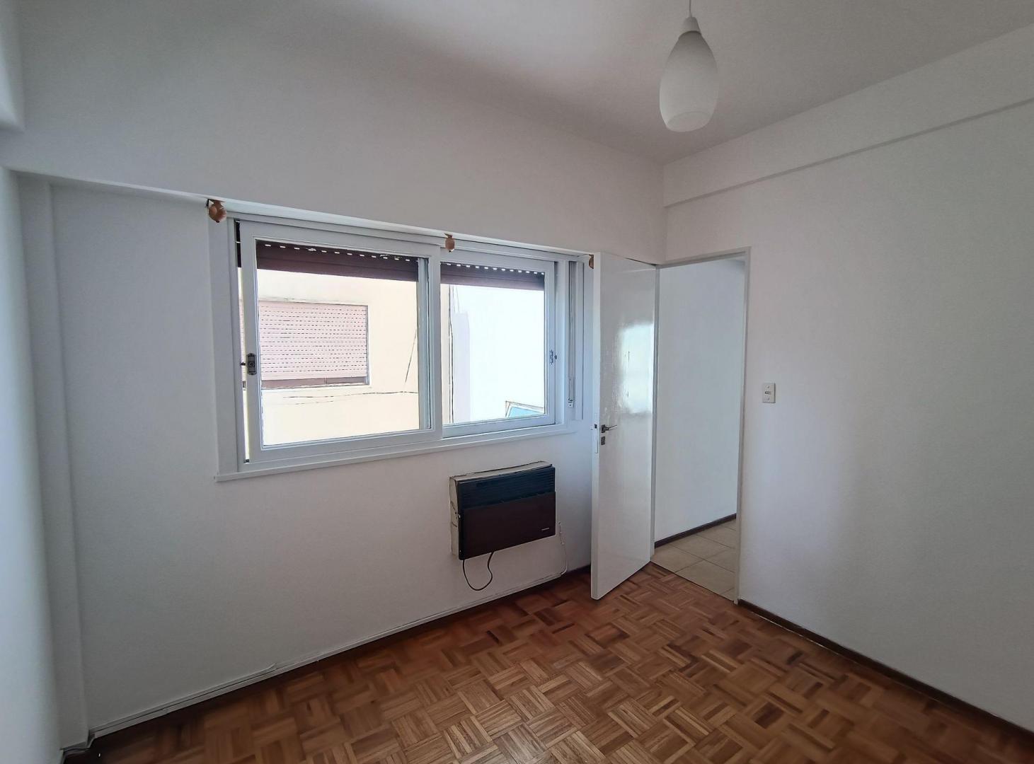 Foto de Departamento 2 ambientes con balcon en alquiler, imagen 1