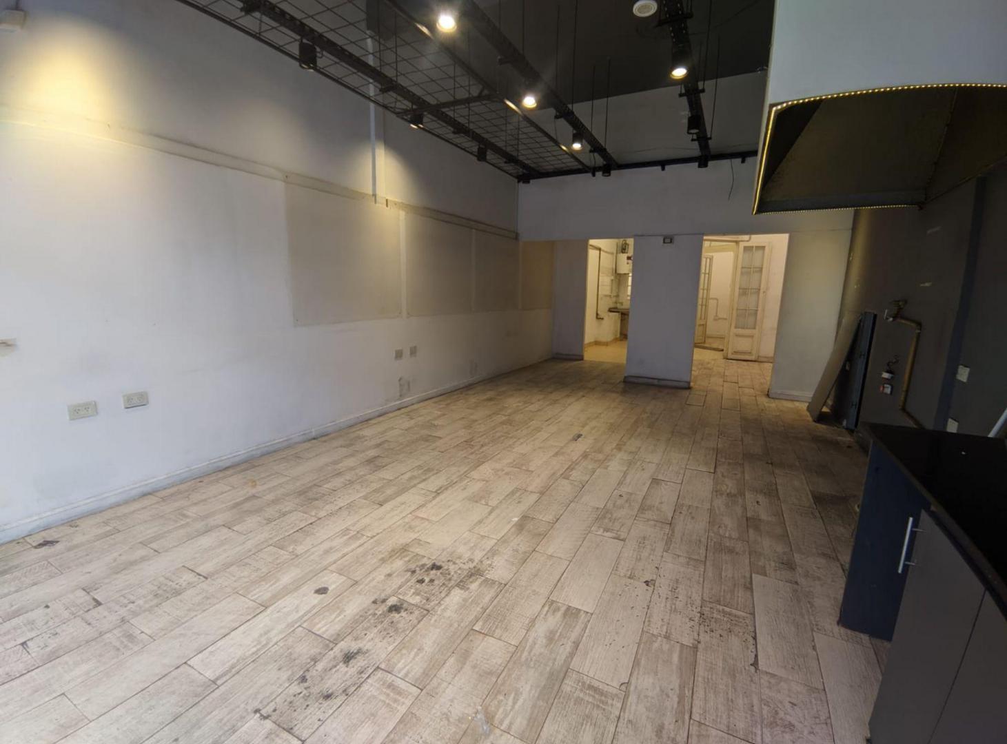Foto de VENTA LOCAL COMERCIALAV. LA PLATA CABALLITO, imagen 3