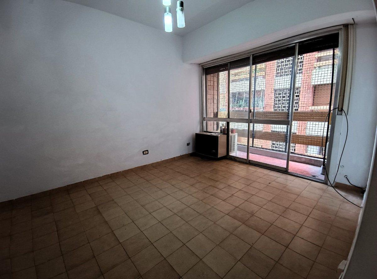 Foto de Departamento 3 ambientes con balcon en Coghlan, imagen 2