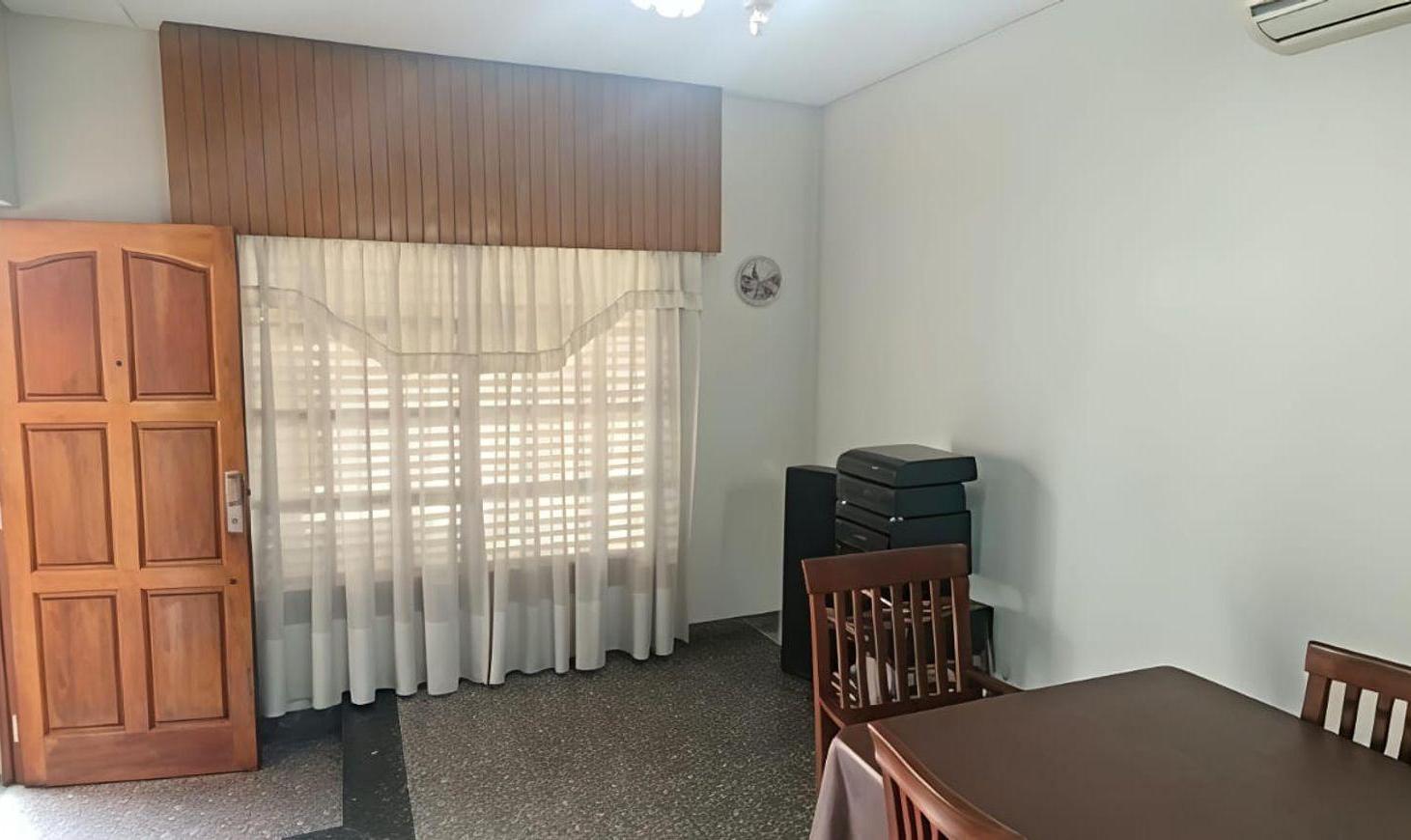 Foto de Excelente casa 4 ambientes en San Justo 273m2, imagen 1