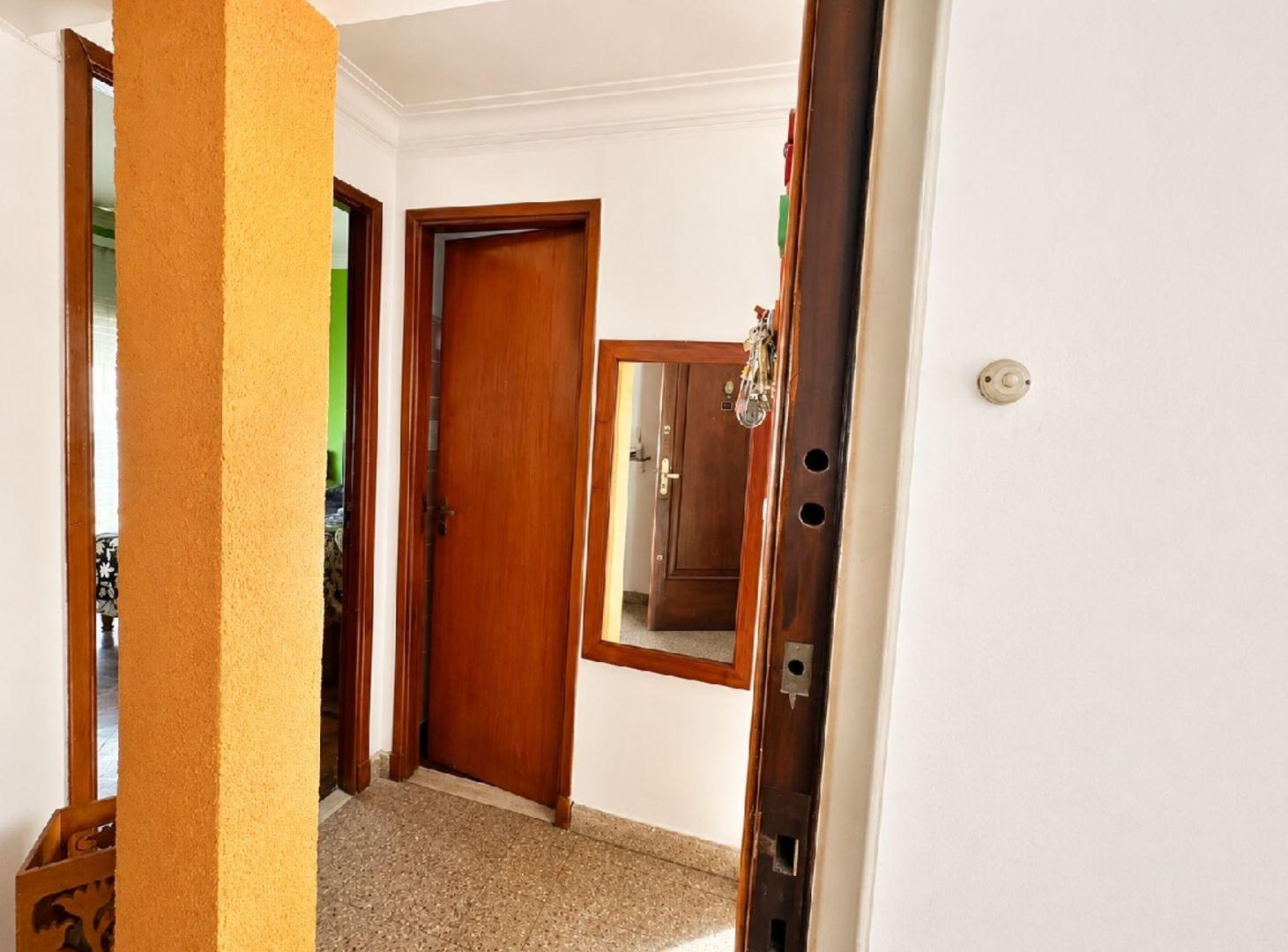 Foto de DEPARTAMENTO CON BALCÓN EN VENTA - MONTE CASTRO, imagen 2