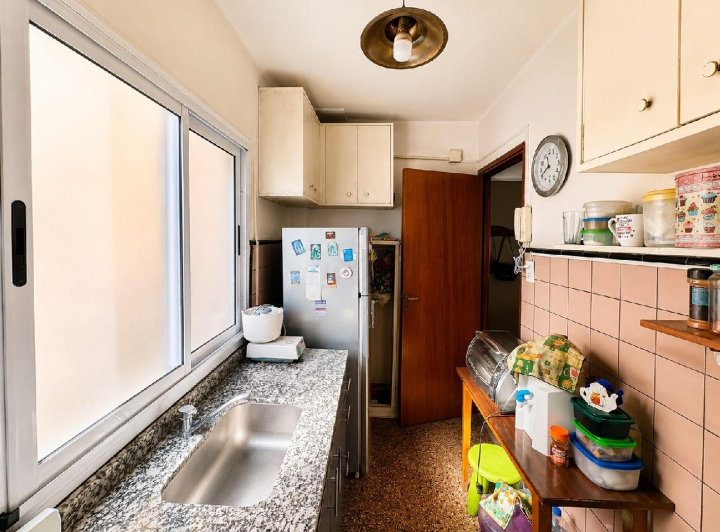 Foto de DEPARTAMENTO CON BALCÓN EN VENTA - MONTE CASTRO, imagen 3