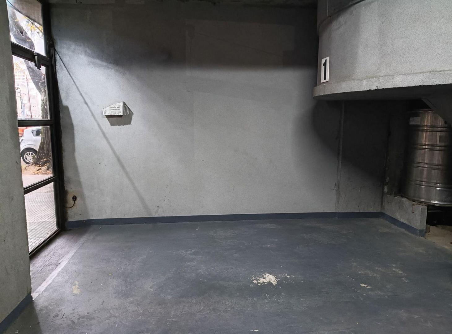 Foto de Venta cochera fija y cubierta en Villa Urquiza, imagen 1