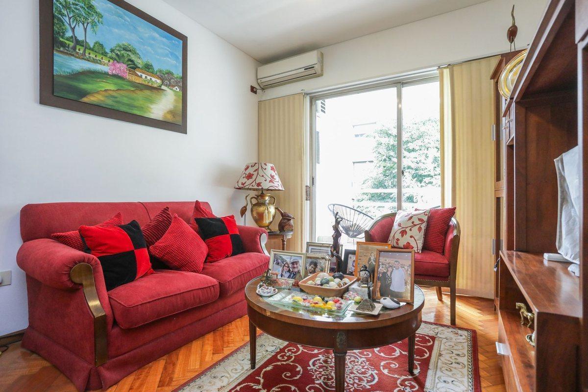 Foto de Departamento 4 ambientes cochera y balcón Belgrano, imagen 2