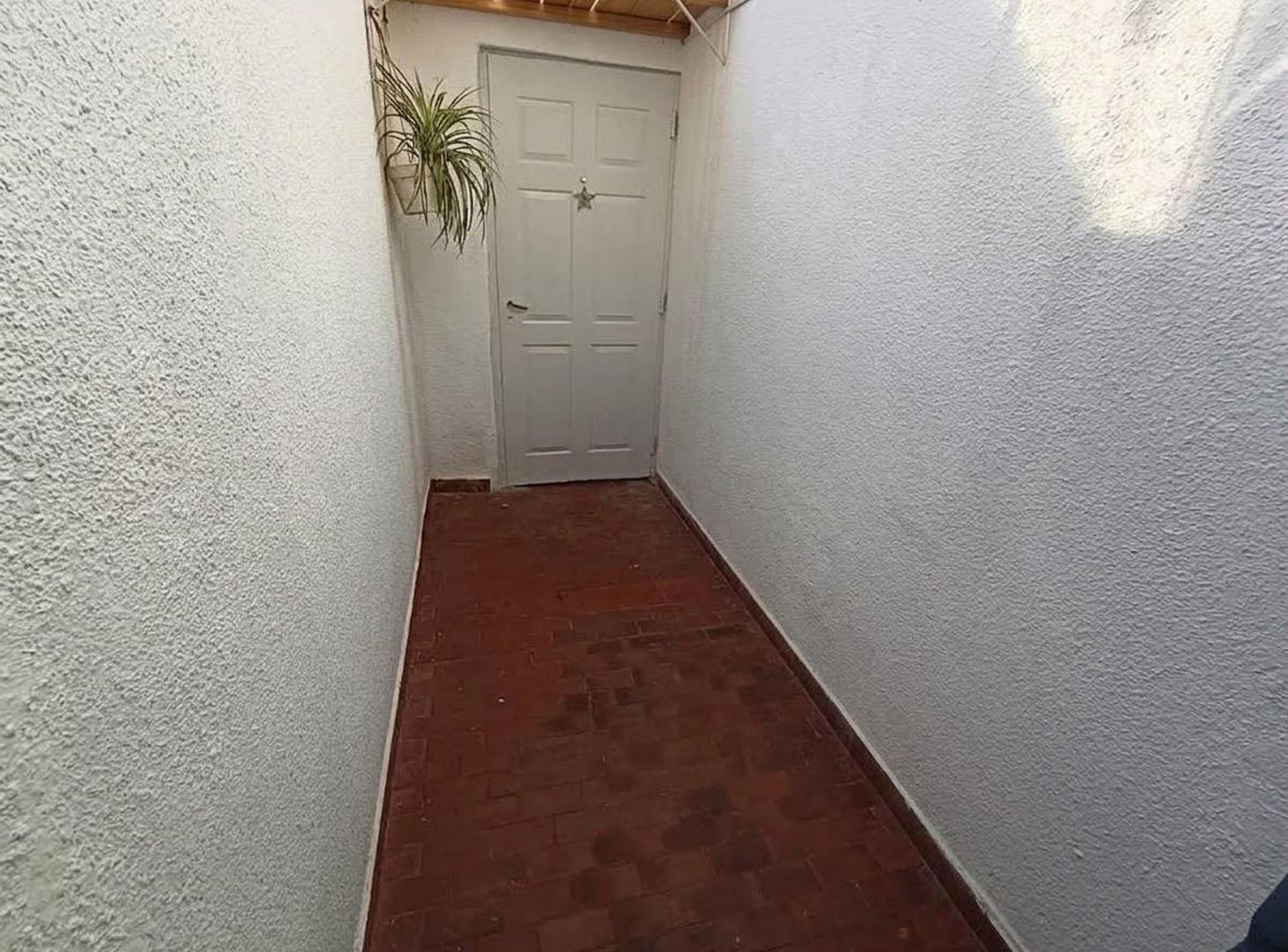 Foto de Venta ph 2 ambientes con patio Boedo, imagen 2