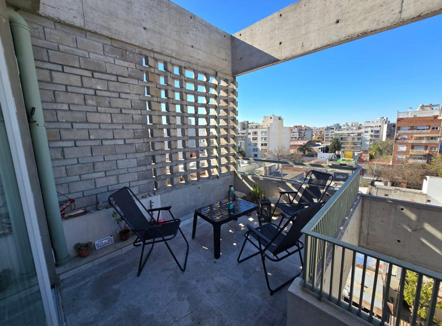 Foto de Venta Monoambiente en L con amplio Balcón P. Chas, imagen 3
