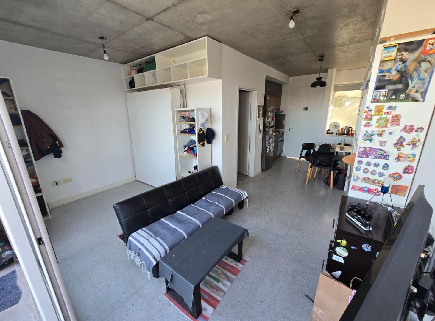 Foto de Venta Monoambiente en L con amplio Balcón P. Chas, imagen 5
