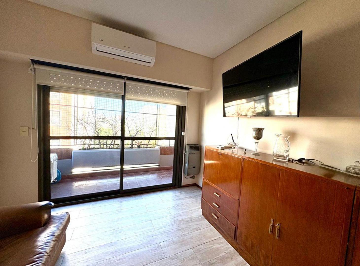 Foto de VENTA 3 AMBIENTES LINIERS SEMIPISO BALCON CORRIDO, imagen 2
