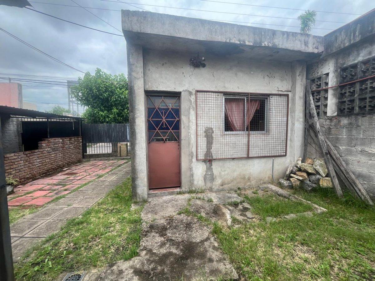 Foto de VENTA CASA MULTIFAMILIAR CON LOCAL CASTELAR NORTE, imagen 1