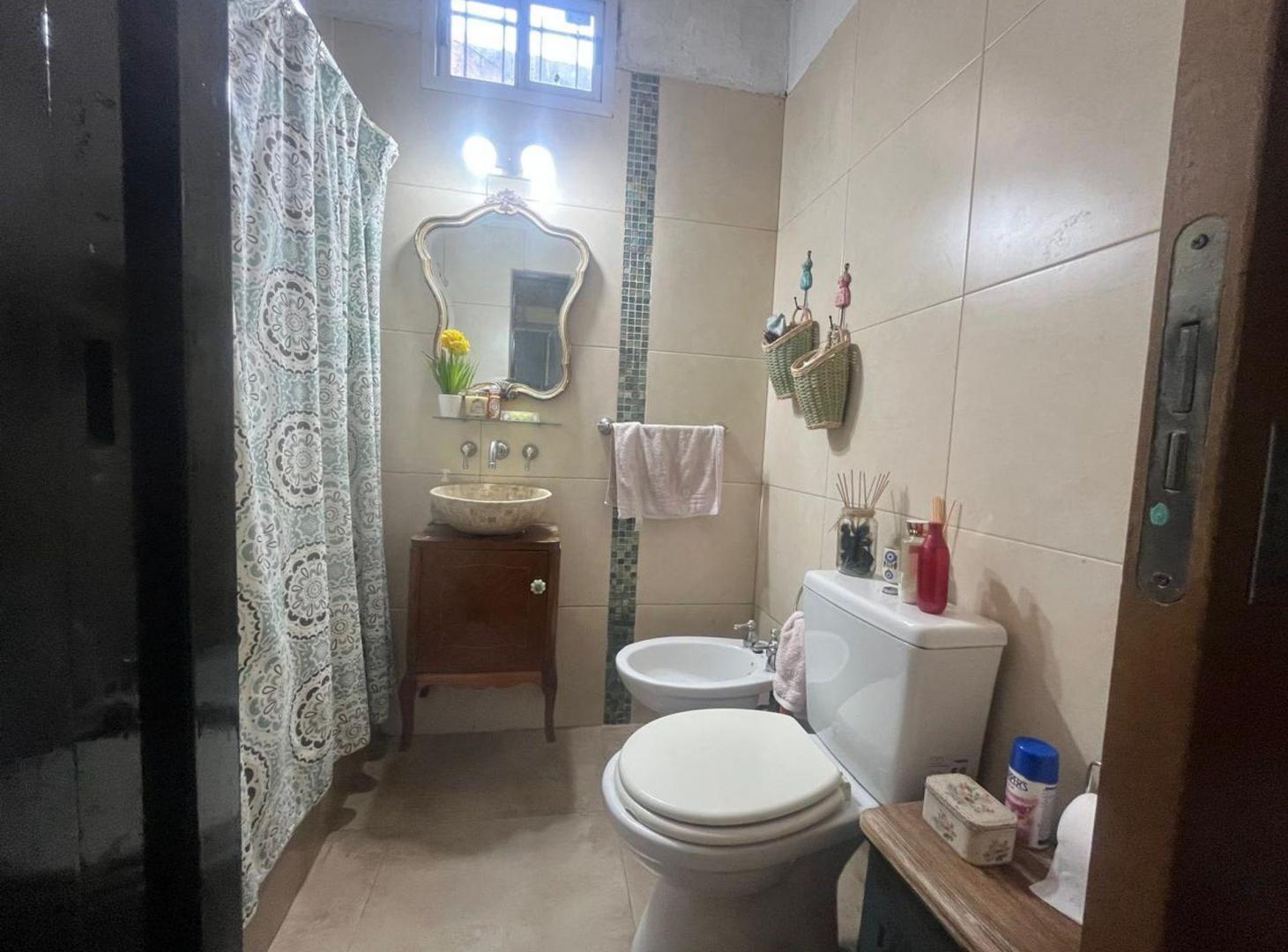 Foto de VENTA PH TIPO CASA 4 AMBIENTES CASTELAR JARDIN, imagen 5