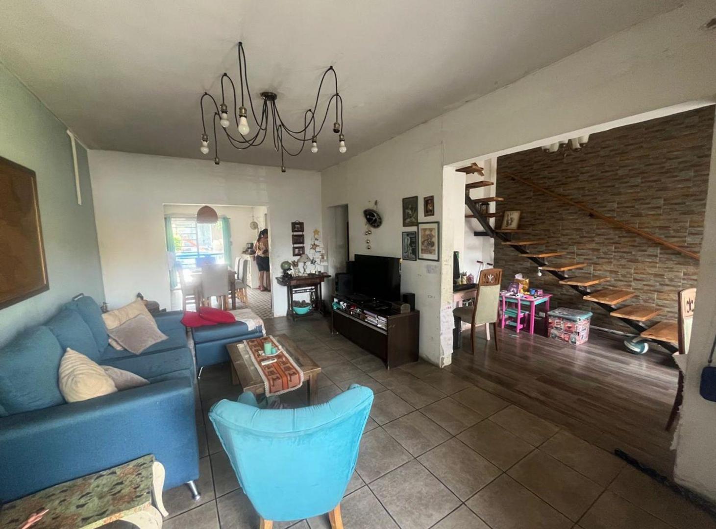 Foto de VENTA PH TIPO CASA 4 AMBIENTES CASTELAR JARDIN, imagen 2