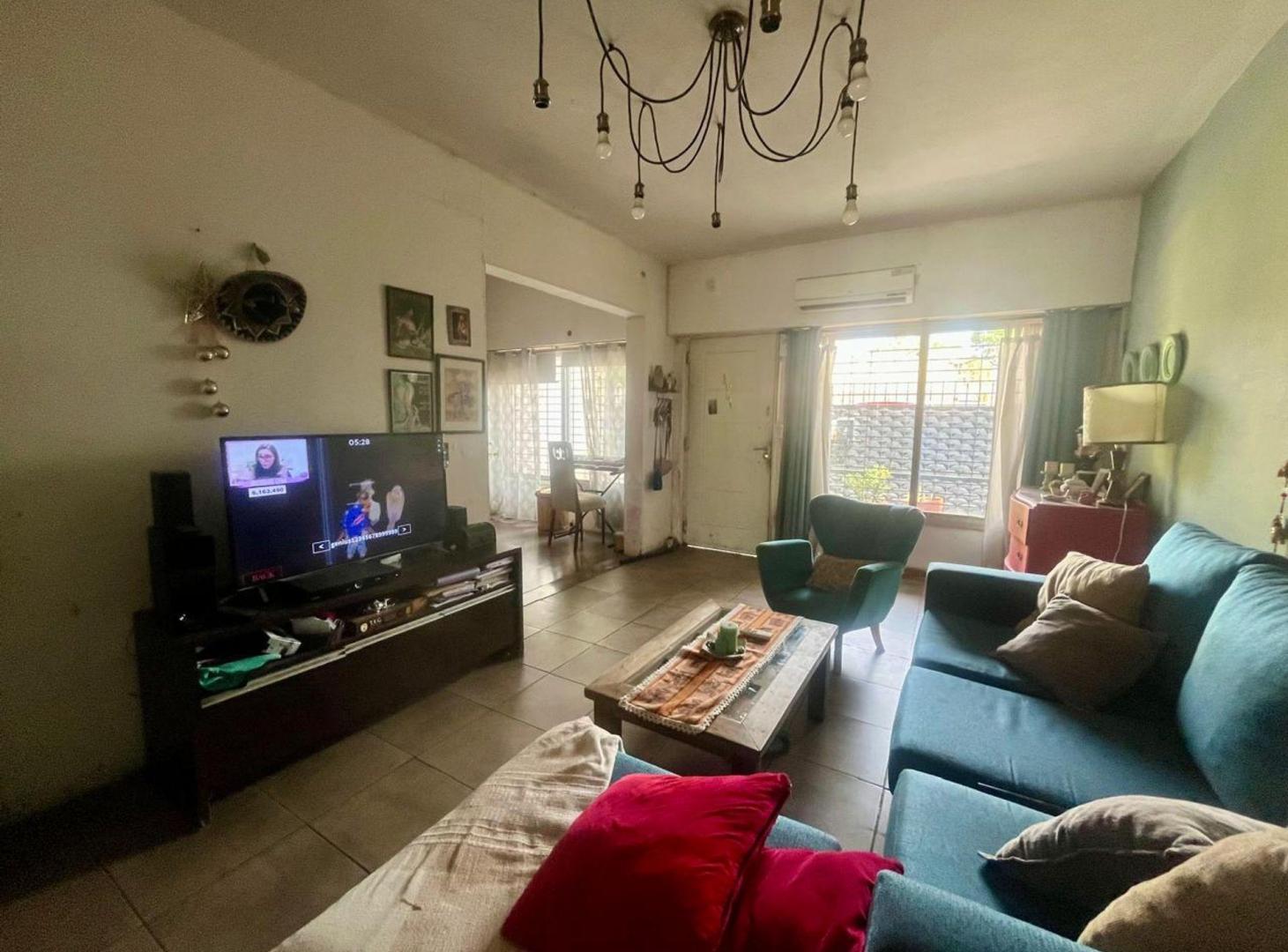 Foto de VENTA PH TIPO CASA 4 AMBIENTES CASTELAR JARDIN, imagen 3