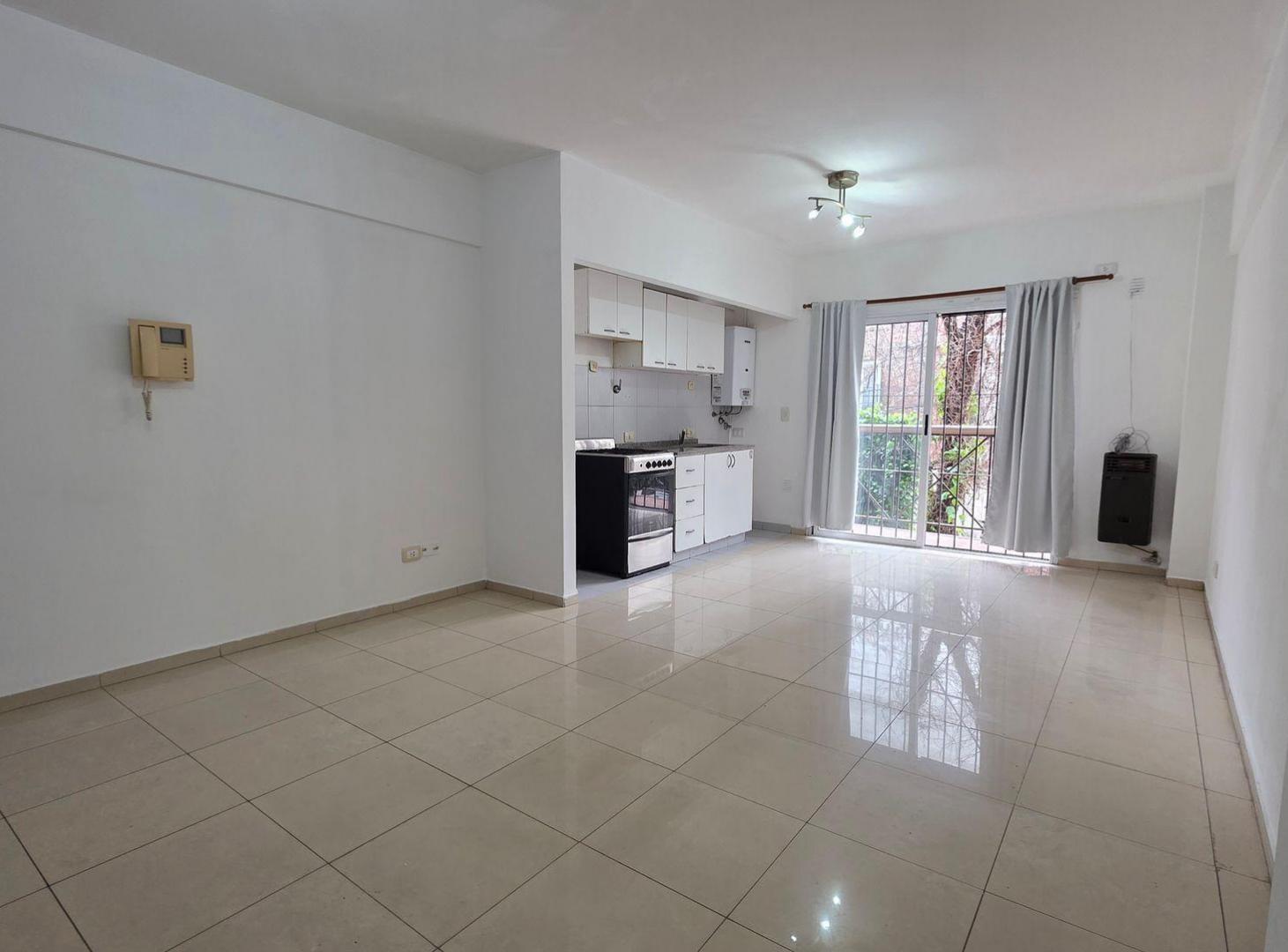 Foto de Alquiler Oficina Villa Urquiza Patio A/Prof., imagen 2