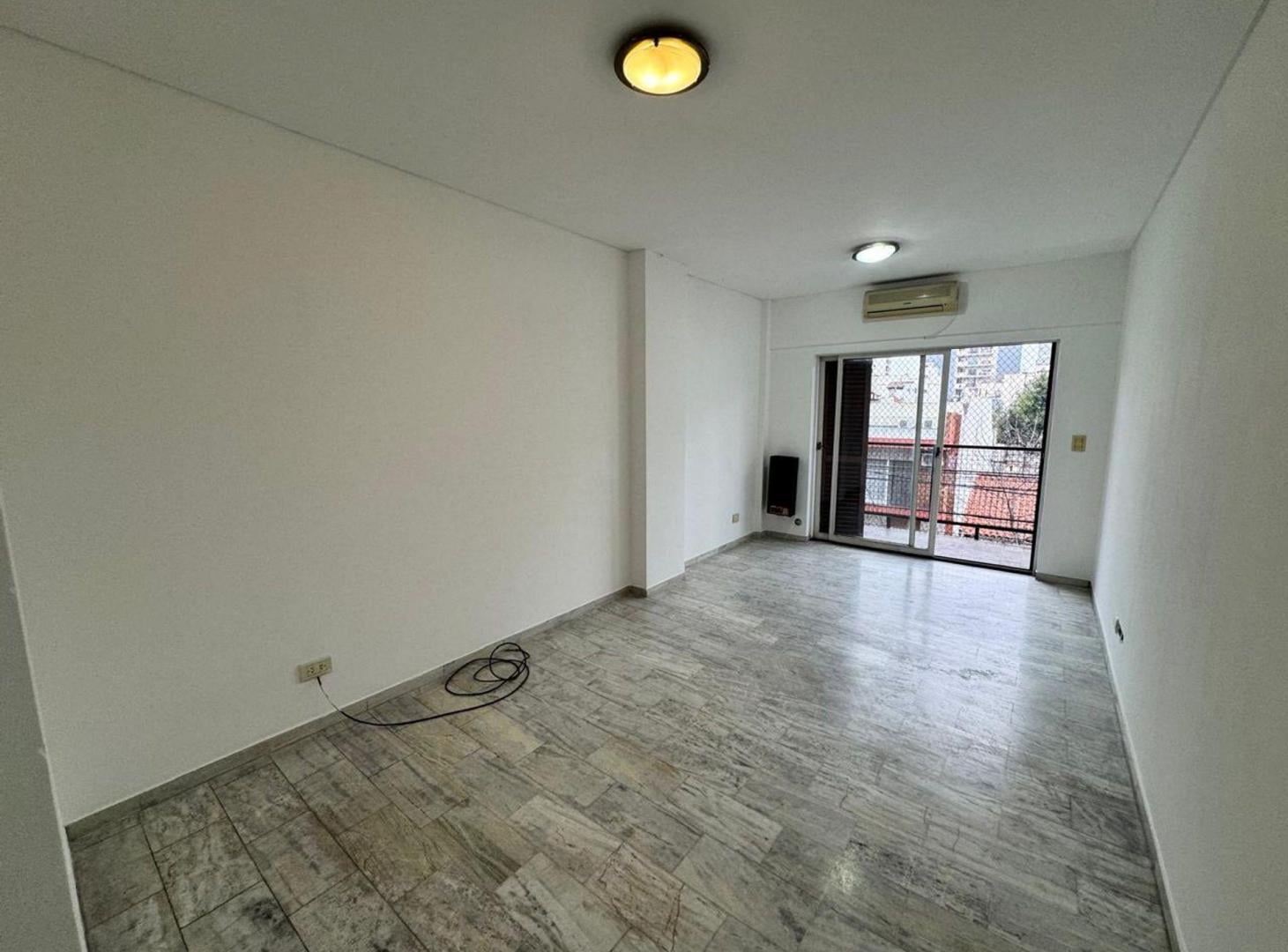 Foto de Departamento 2 Ambientes Con 2 balcones y Cochera, imagen 3