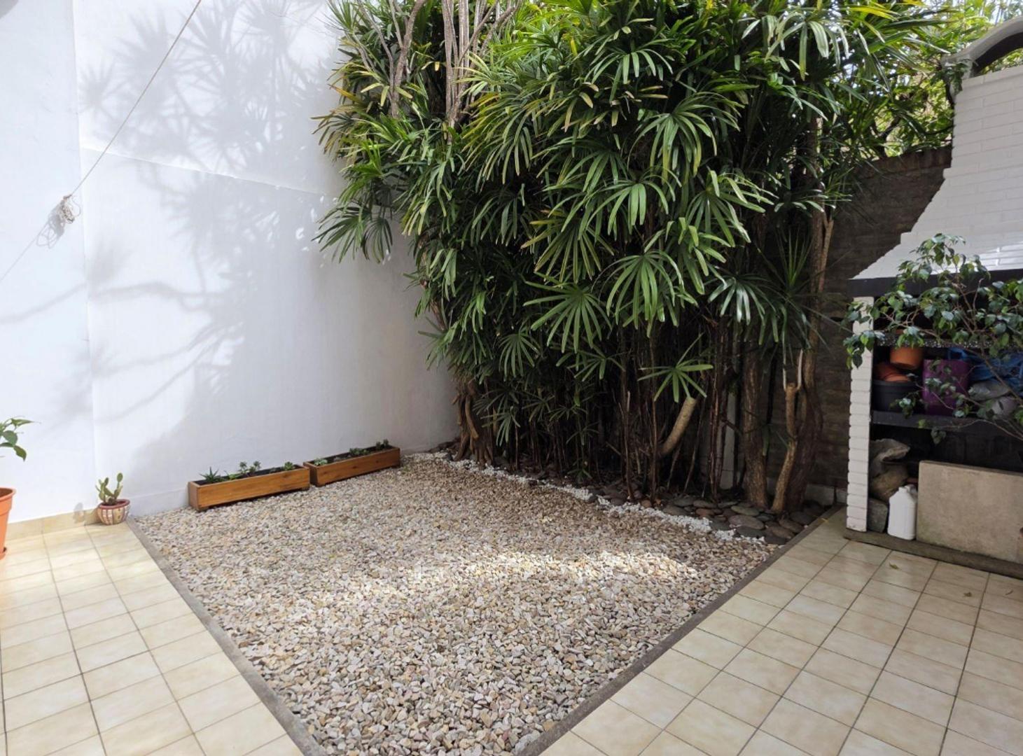 Foto de Venta PH 4 Amb Patio Terraza 2 Cocheras Agronomía, imagen 2