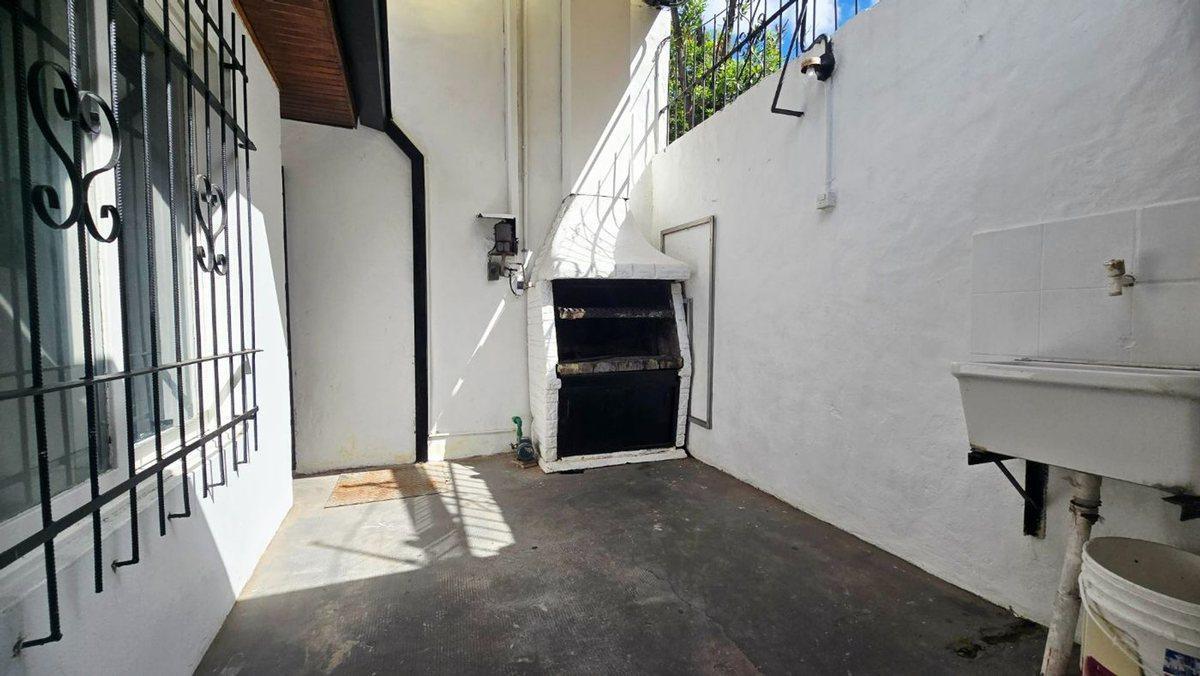 Foto de Venta PH 2 ambientes con patio, planta baja Munro, imagen 3