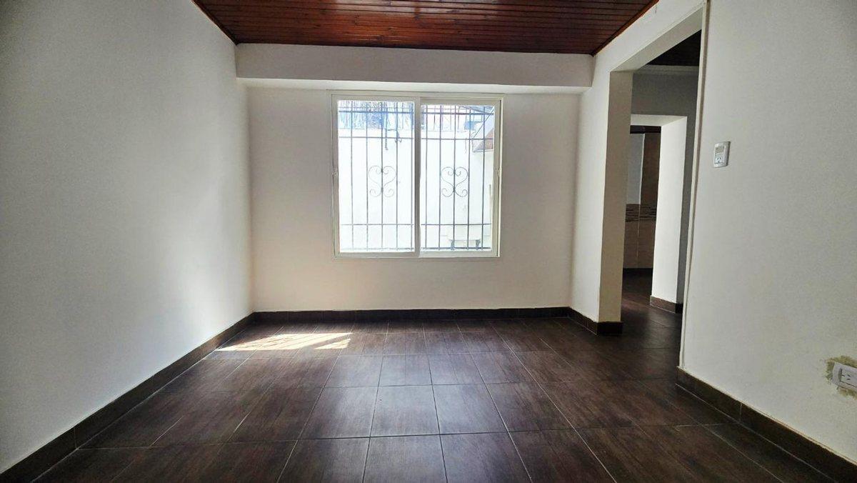 Foto de Venta PH 2 ambientes con patio, planta baja Munro, imagen 5