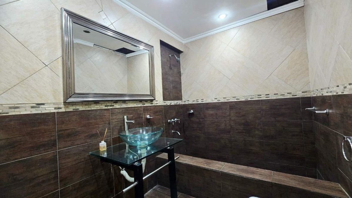Foto de Venta PH 2 ambientes con patio, planta baja Munro, imagen 4