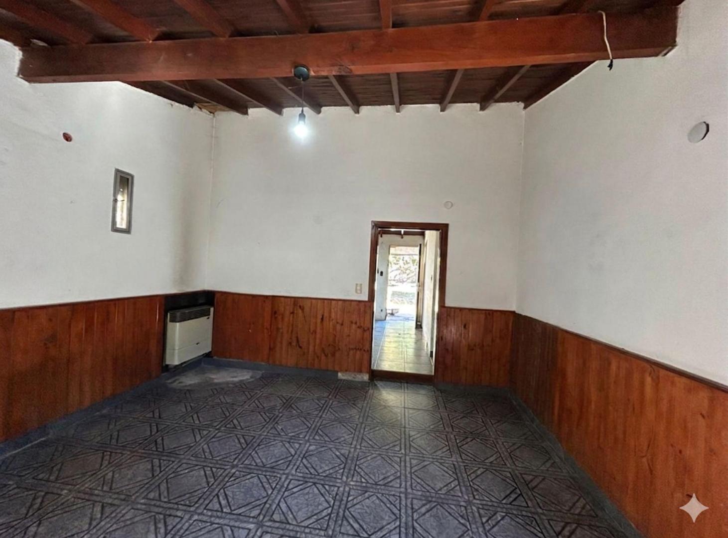 Foto de VENTA CASA 3 AMBIENTES PILAR JARDIN COCHERA LOCAL, imagen 2