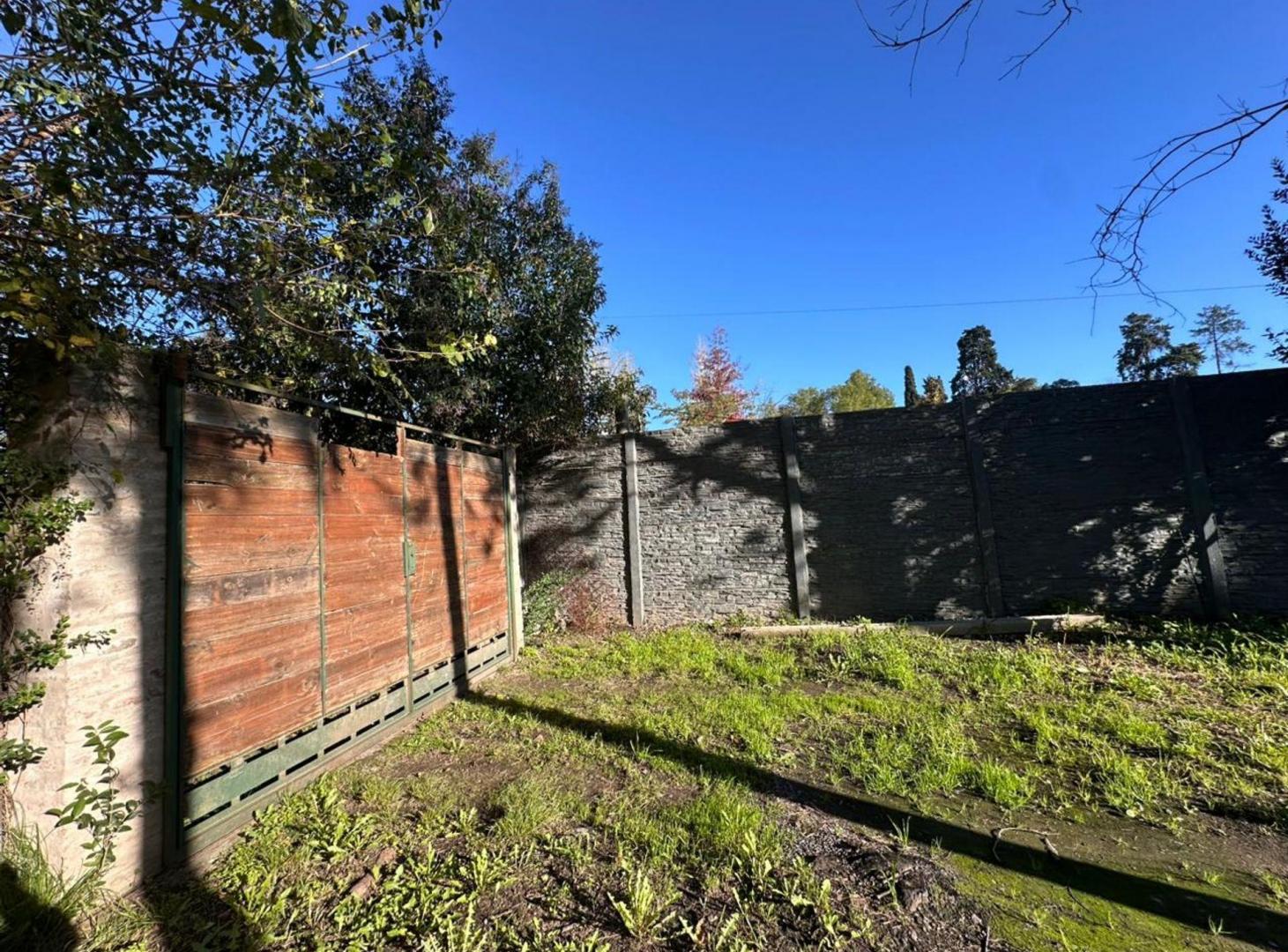 Foto de VENTA CASA CON PILETA SOBRE DOS LOTES - LA REJA, imagen 4