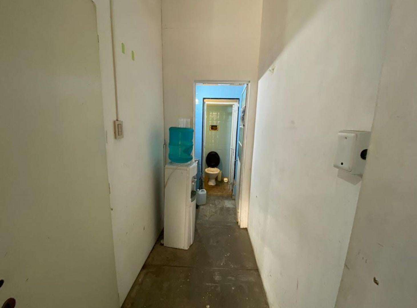Foto de ALQUILER LOCAL c/GALPÓN V. URQU. 380m2 /TRIFASICA, imagen 5