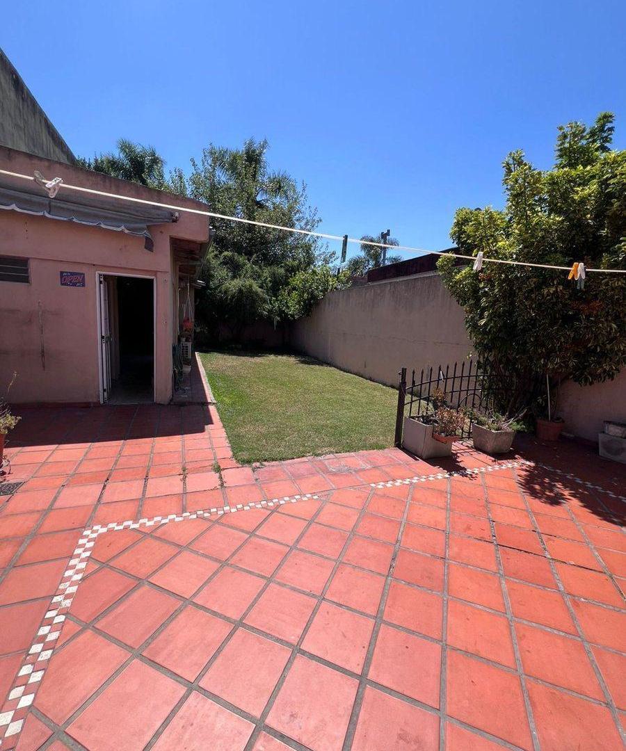 Foto de CASA EN VENTA 4 AMB VILLA BALLESTER QUINCHO JARDIN, imagen 1