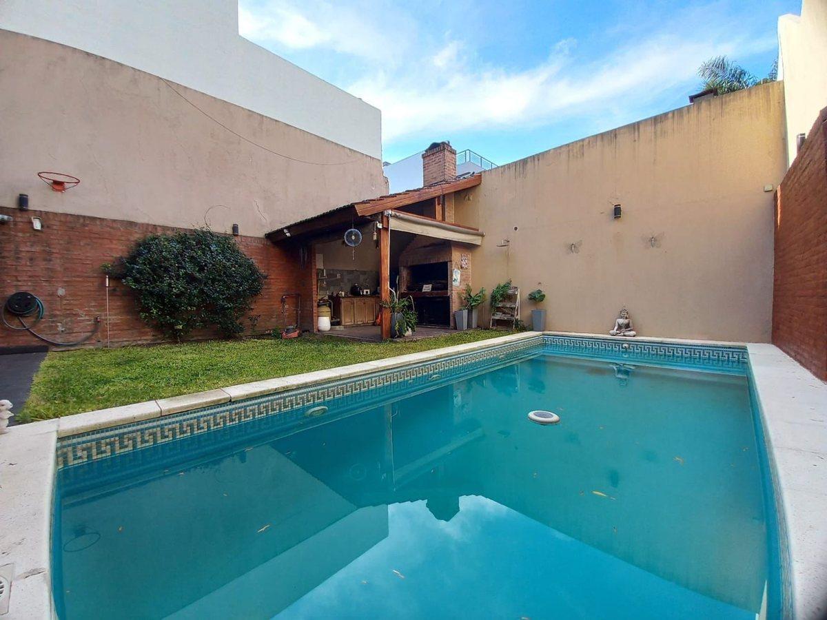 Foto de CASA VILLA DEVOTO 4 AMB - Parque, Piscina, Cochera, imagen 5