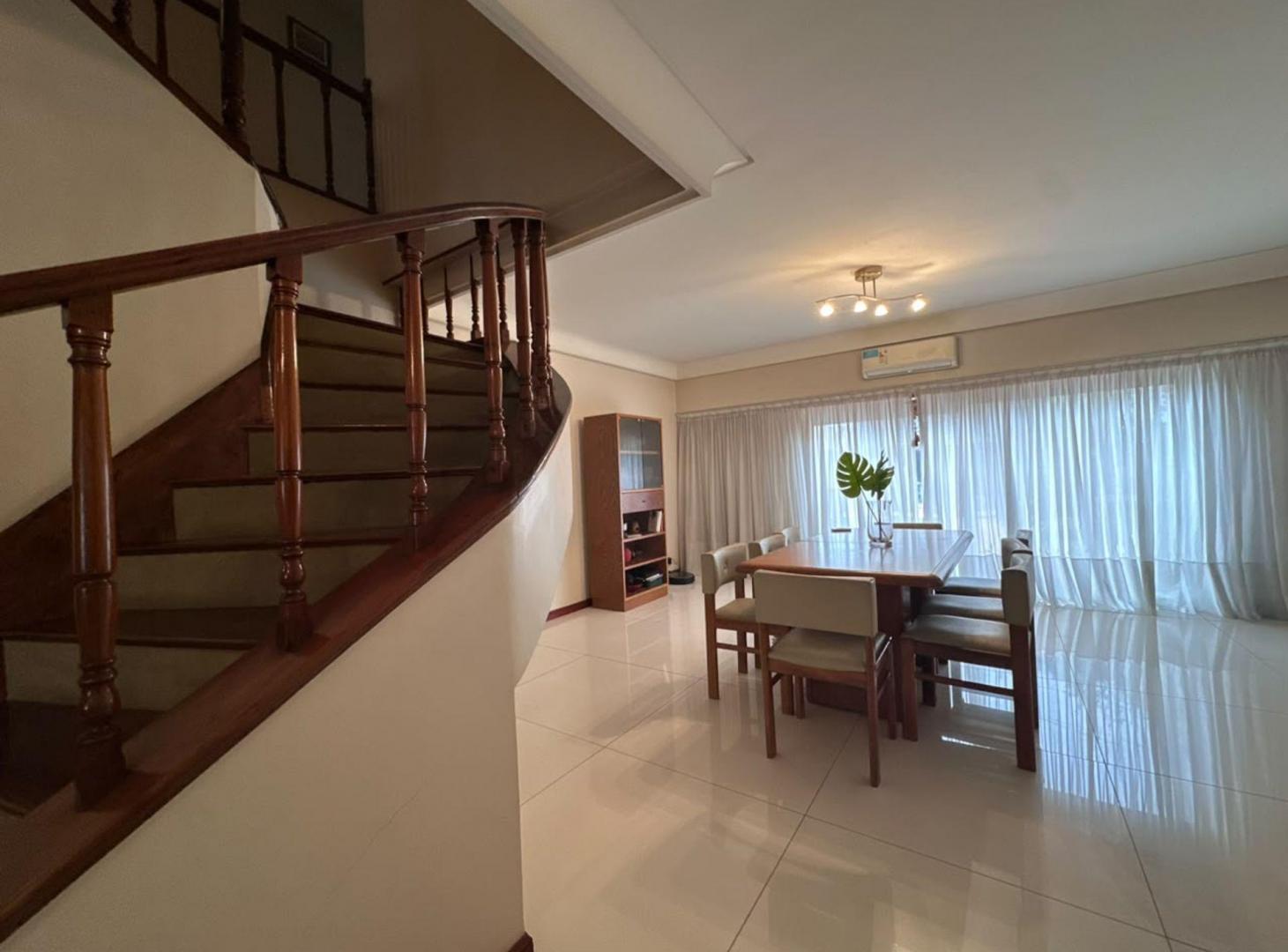 Foto de Venta casa 6 amb, cochera, pileta, quincho,, imagen 1