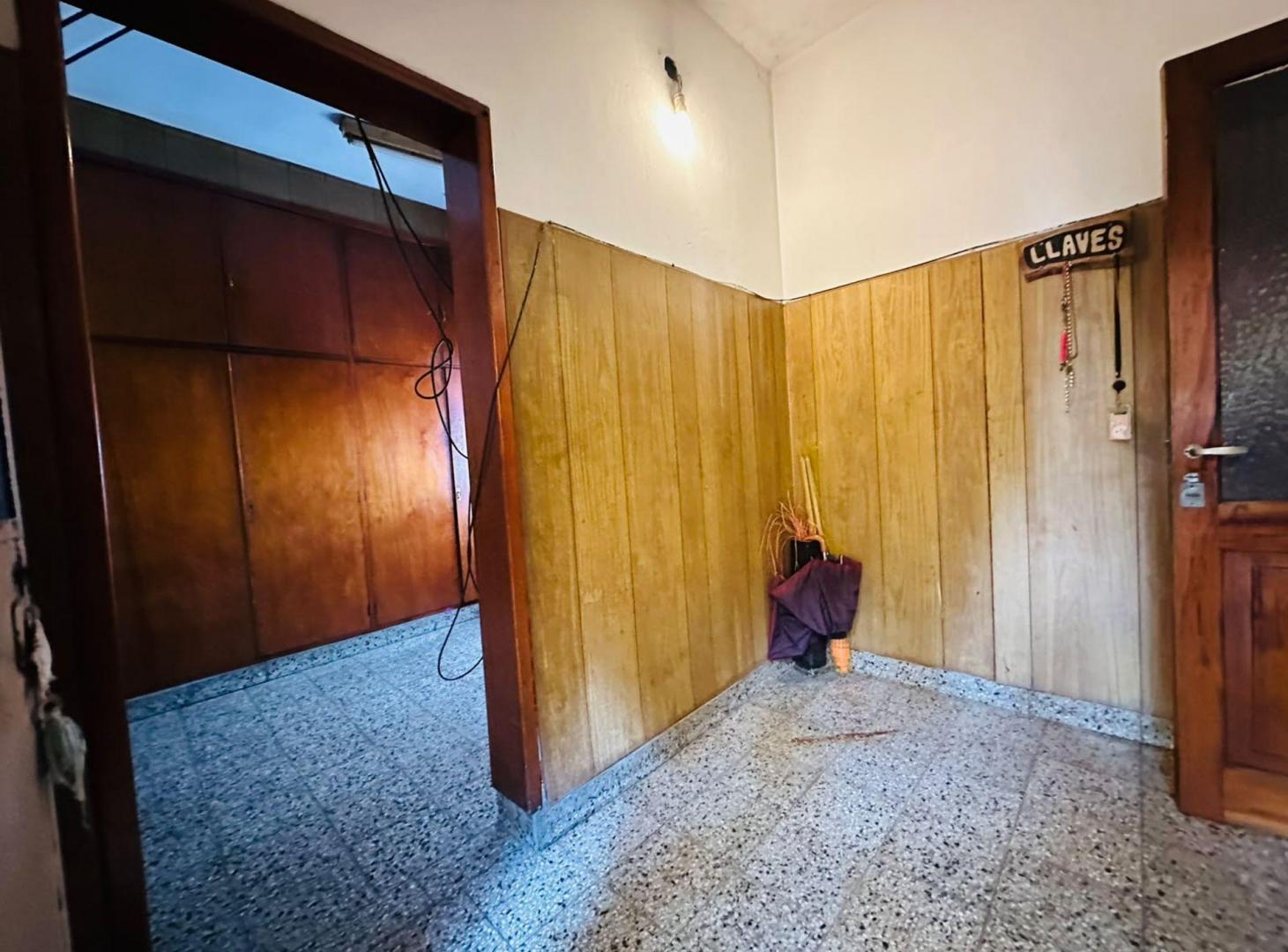 Foto de PH multifamiliar a reciclar en Villa Lynch, imagen 2