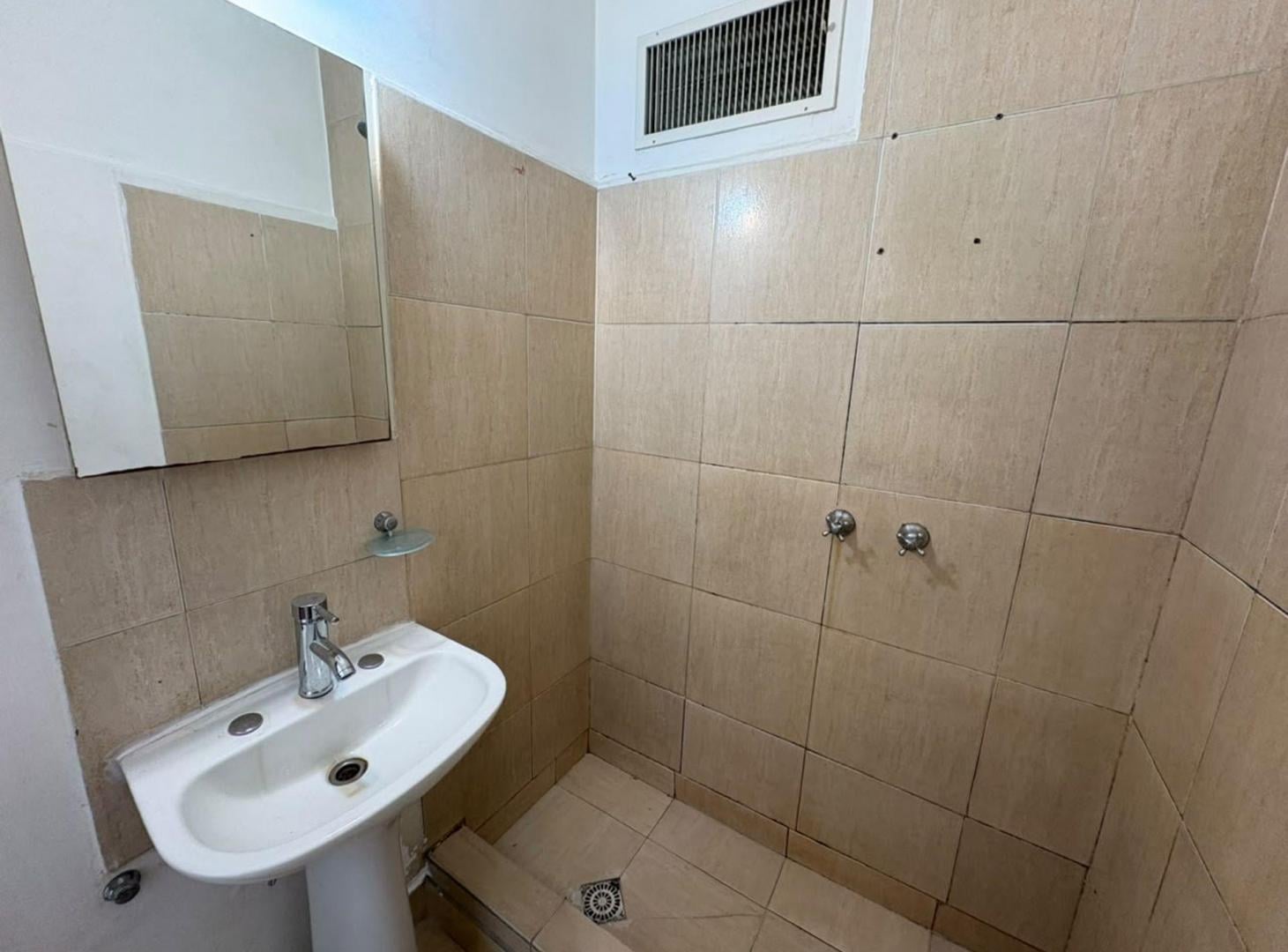 Foto de VENTA - MONOAMBIENTE PISO ALTO - CONSTITUCION, imagen 5