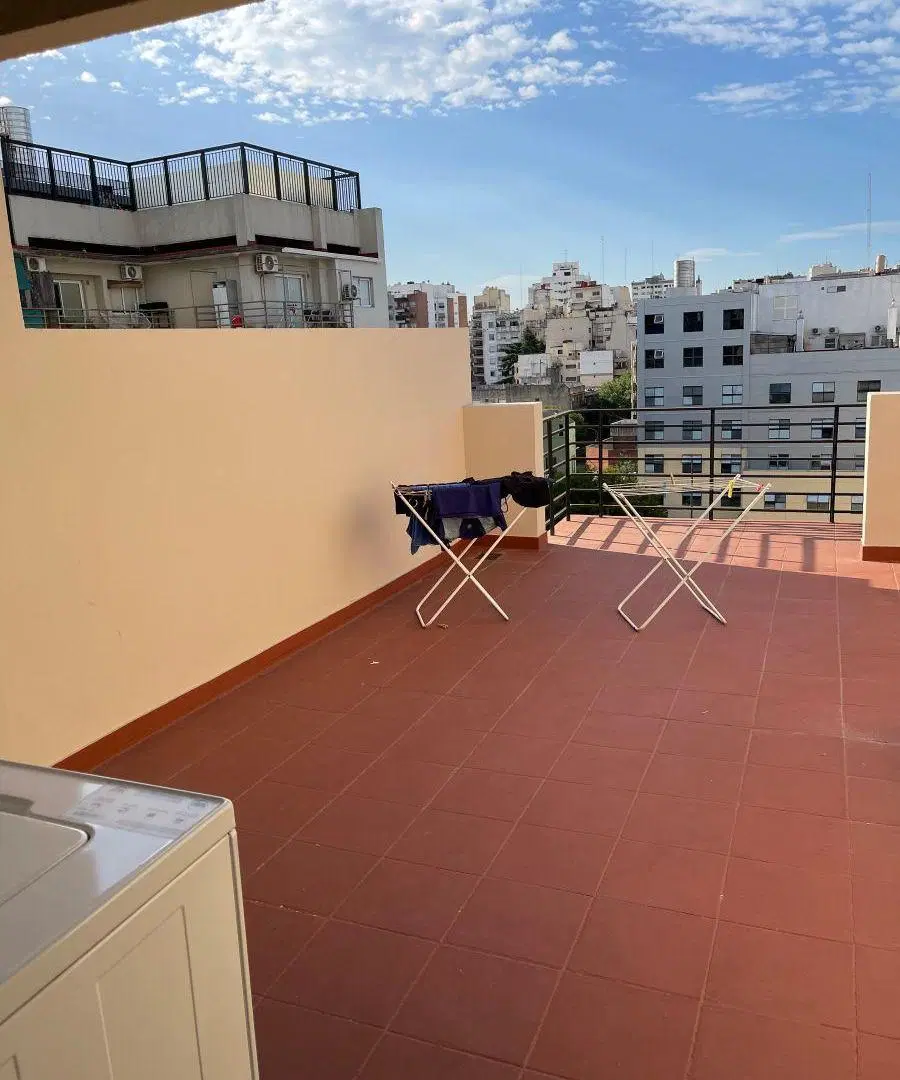 Monoambiente amplio y soleado 5
