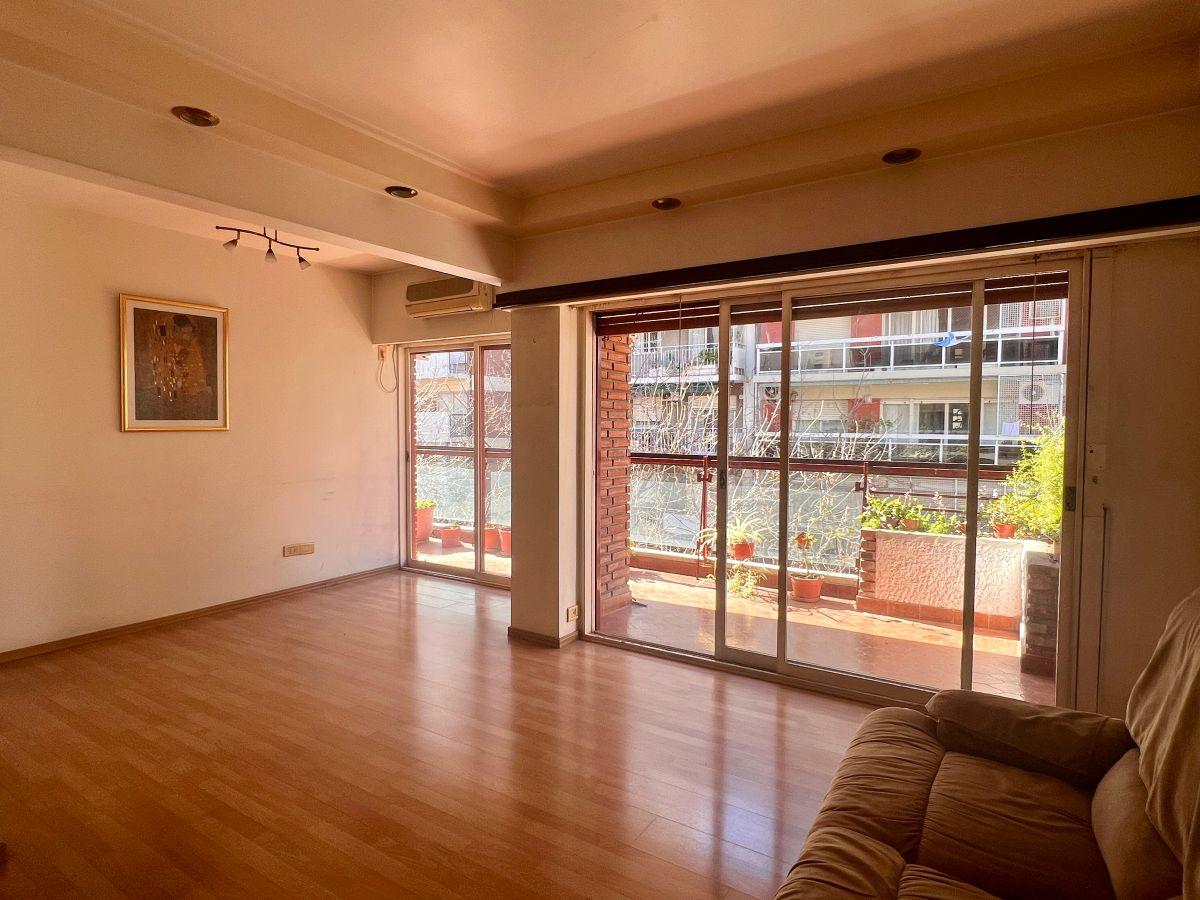 Foto de SEMIPISO CON BALCÓN AL FRENTE, DEPENDENCIA Y ESPACIO GUARDACOCHE EN, imagen 3