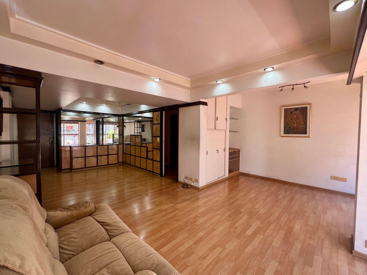 Foto de SEMIPISO CON BALCÓN AL FRENTE, DEPENDENCIA Y ESPACIO GUARDACOCHE, imagen 5