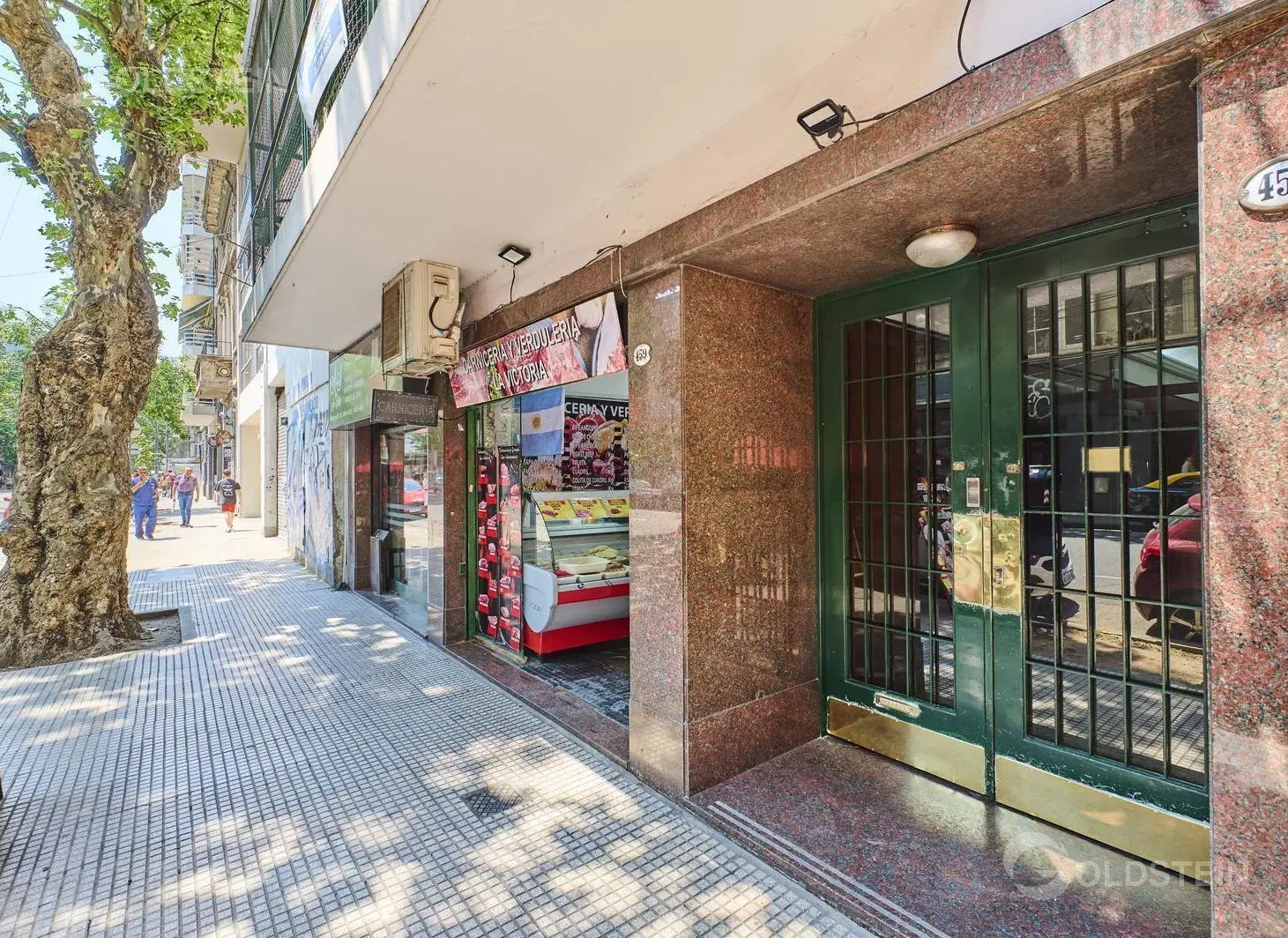 Departamento de 4 ambientes con dependencia en Almagro 3