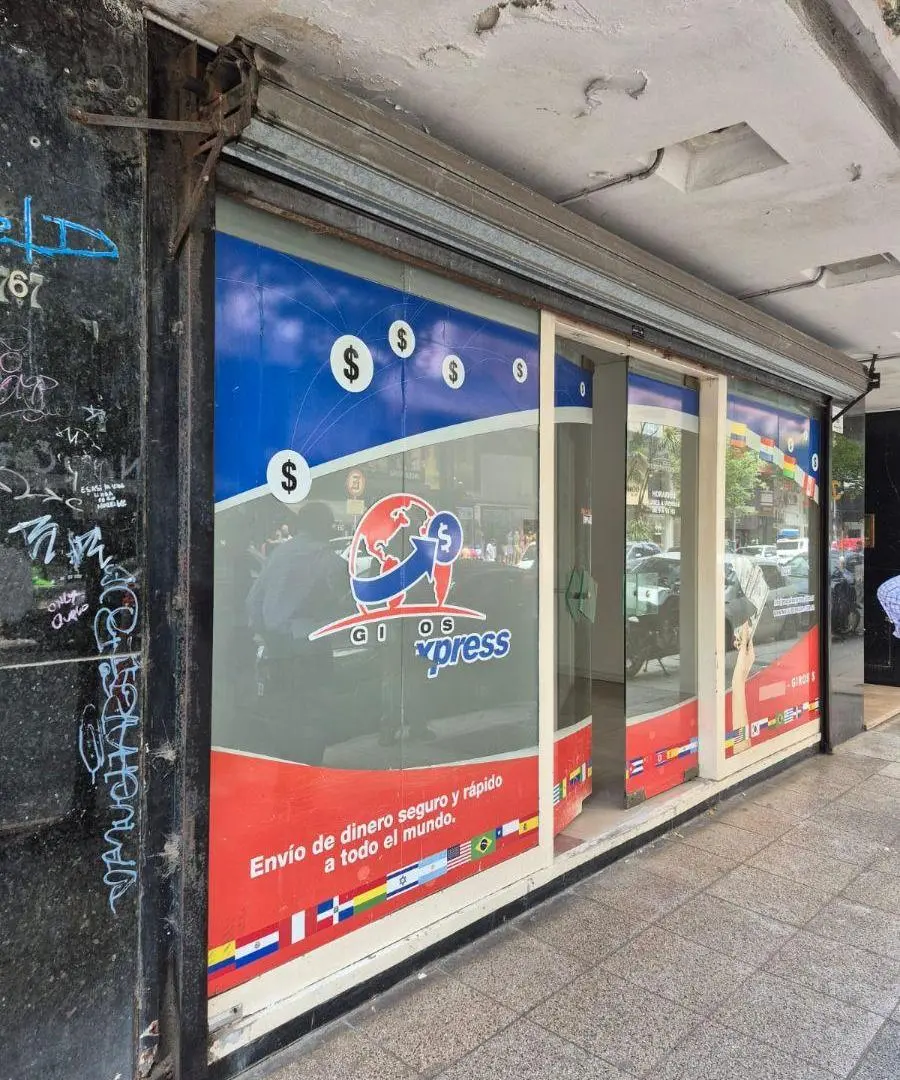 Local comercial con 190 m² en alquiler, Centro 1