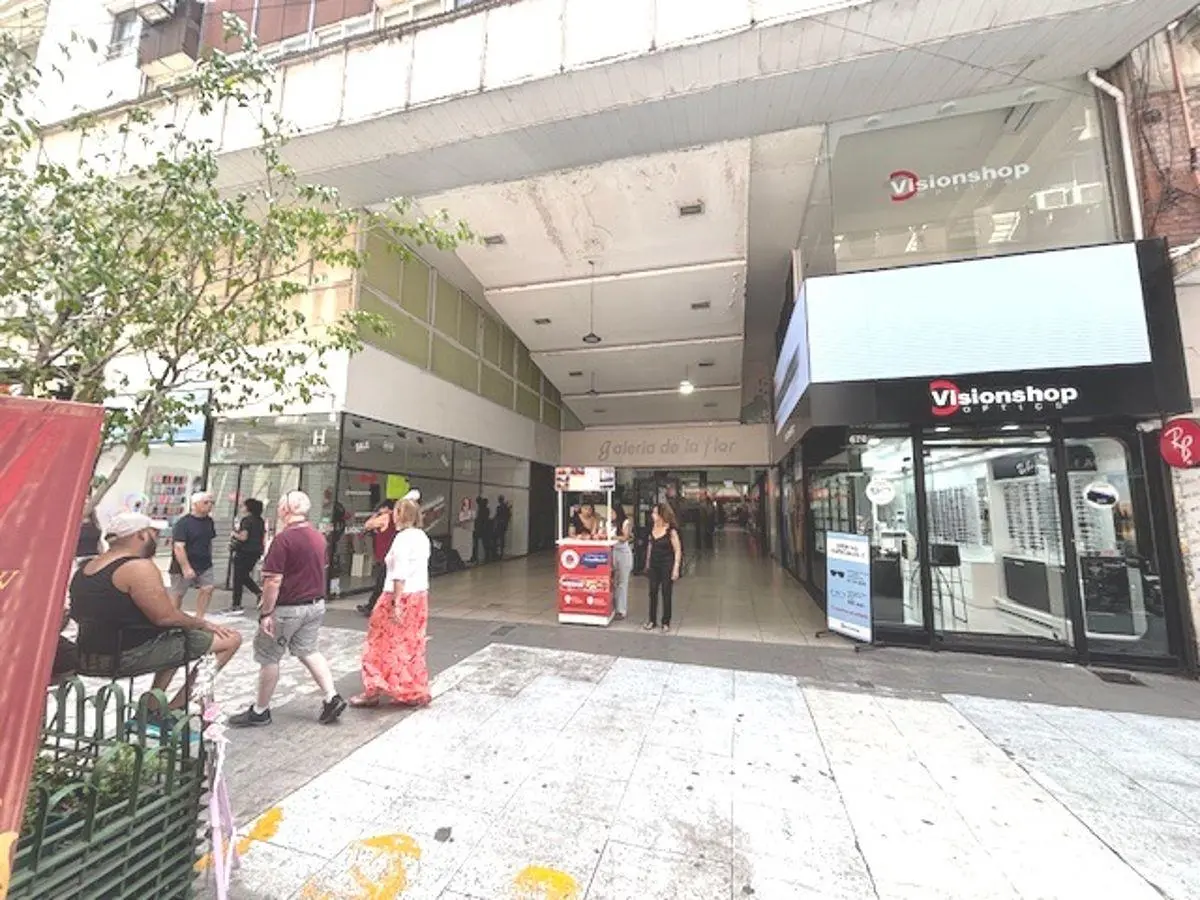LOCAL en venta FLORIDA 670 -Galería de la Flor 2