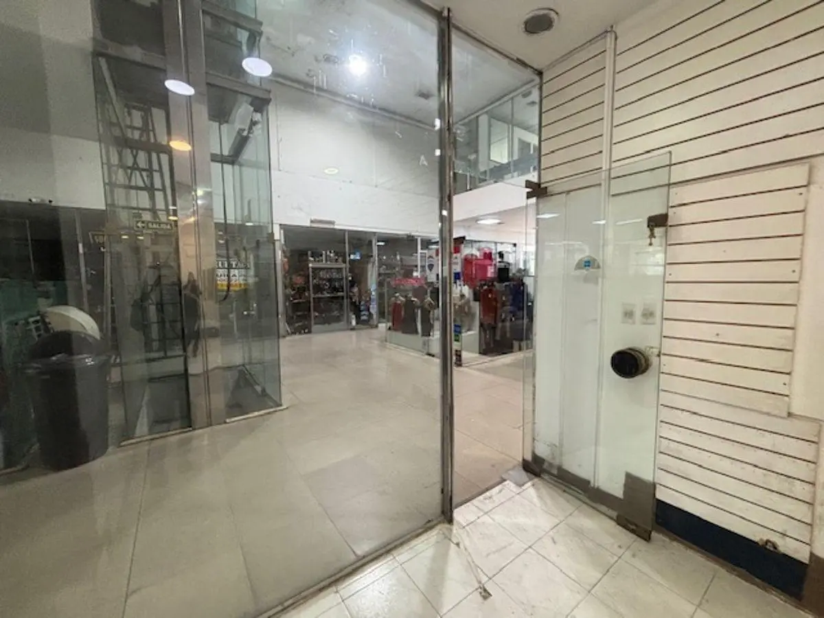 LOCAL en venta FLORIDA 670 -Galería de la Flor 4