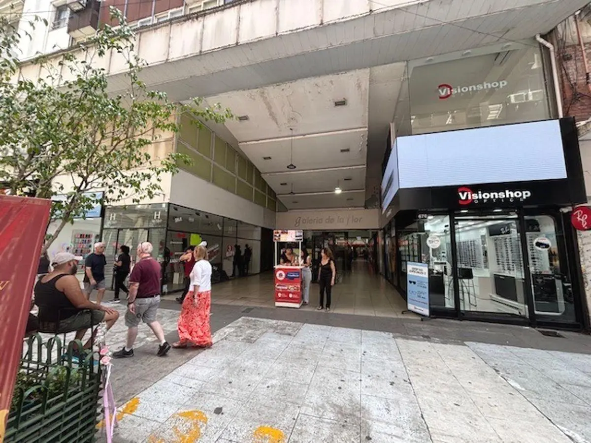 LOCAL COMERCIAL en calle FLORIDA 670 .- GALERIA de la FLOR 1