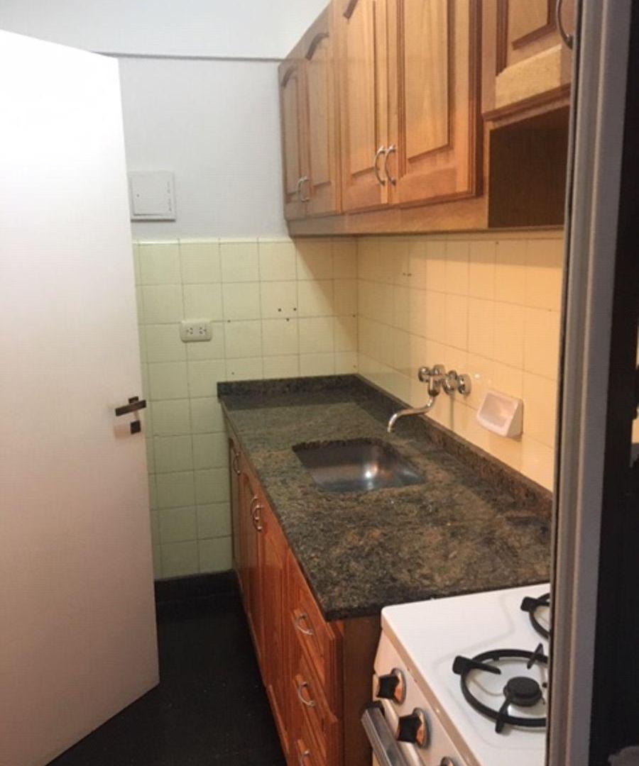 Foto de Impecable! cocina y lavadero aparte-A metros de Av. Libertador-Zona UB, imagen 2