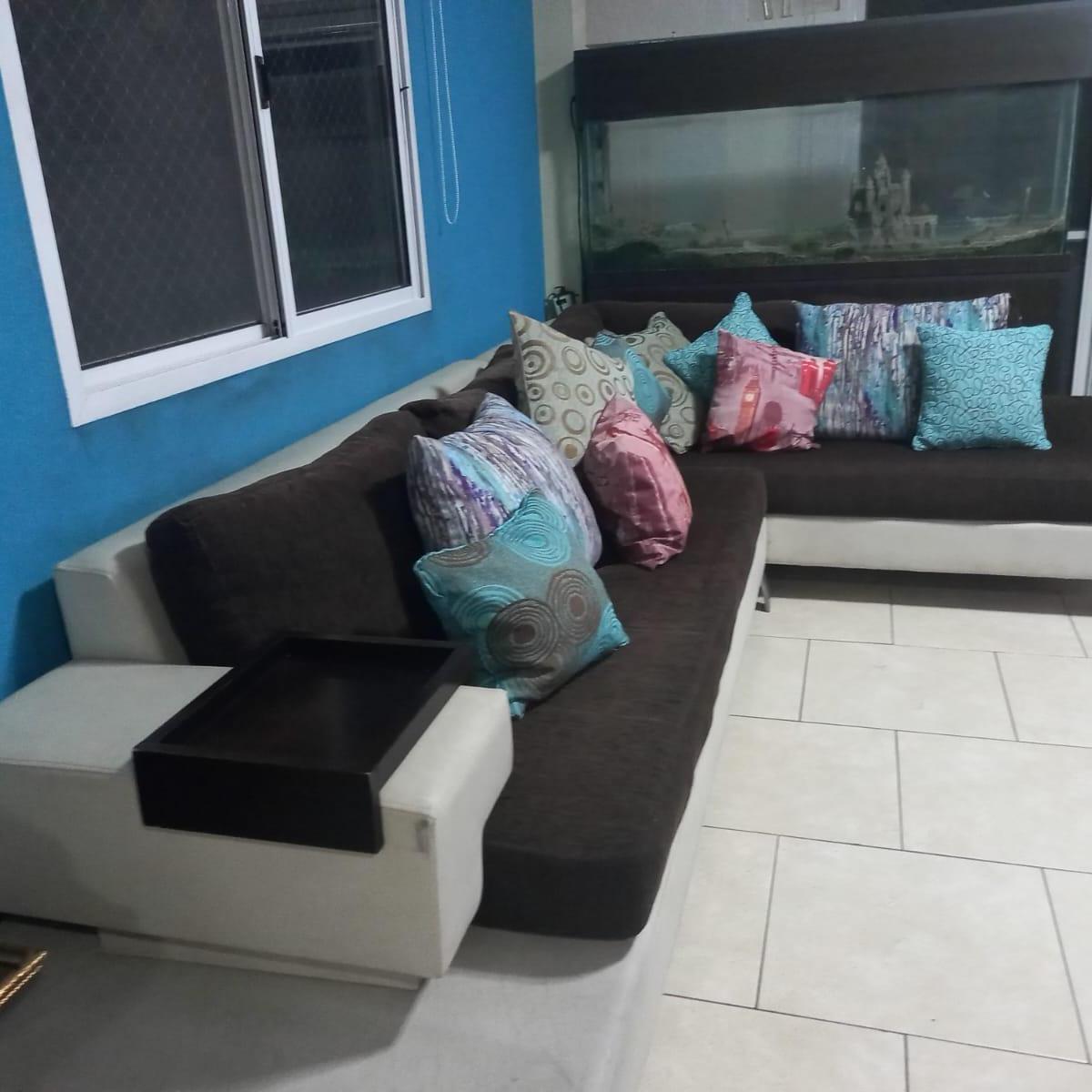 Foto de VENTA DE 3 UNIDADES EN BLOCK, DOS PH Y UNA OFICINA CON BALCON A LA CALLE, imagen 2