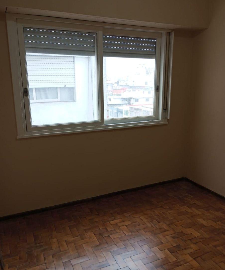 Foto de ALQUILER DEPTO 2 AMBIENTES ZONA COMERCIAL DE AV. AVELLANEDA, imagen 2