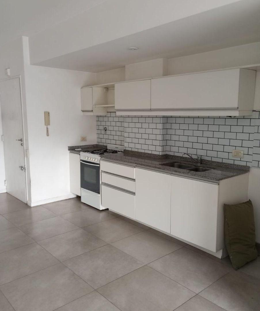 Foto de EXCELENTE MONOAMBIENTE EN ALQUILER EN ZONA RESIDENCIAL, imagen 2
