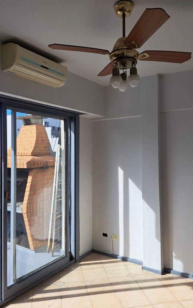Foto de EXCELENTE DOS AMBIENTES EN ALQUILER EN FLORES, imagen 2