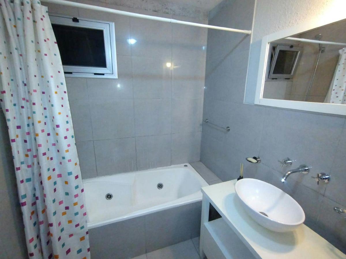 Foto de EXCELENTE DEPTO 2 AMBIENTES EN ALQUILER EN BARRIO RESIDENCIAL, imagen 5