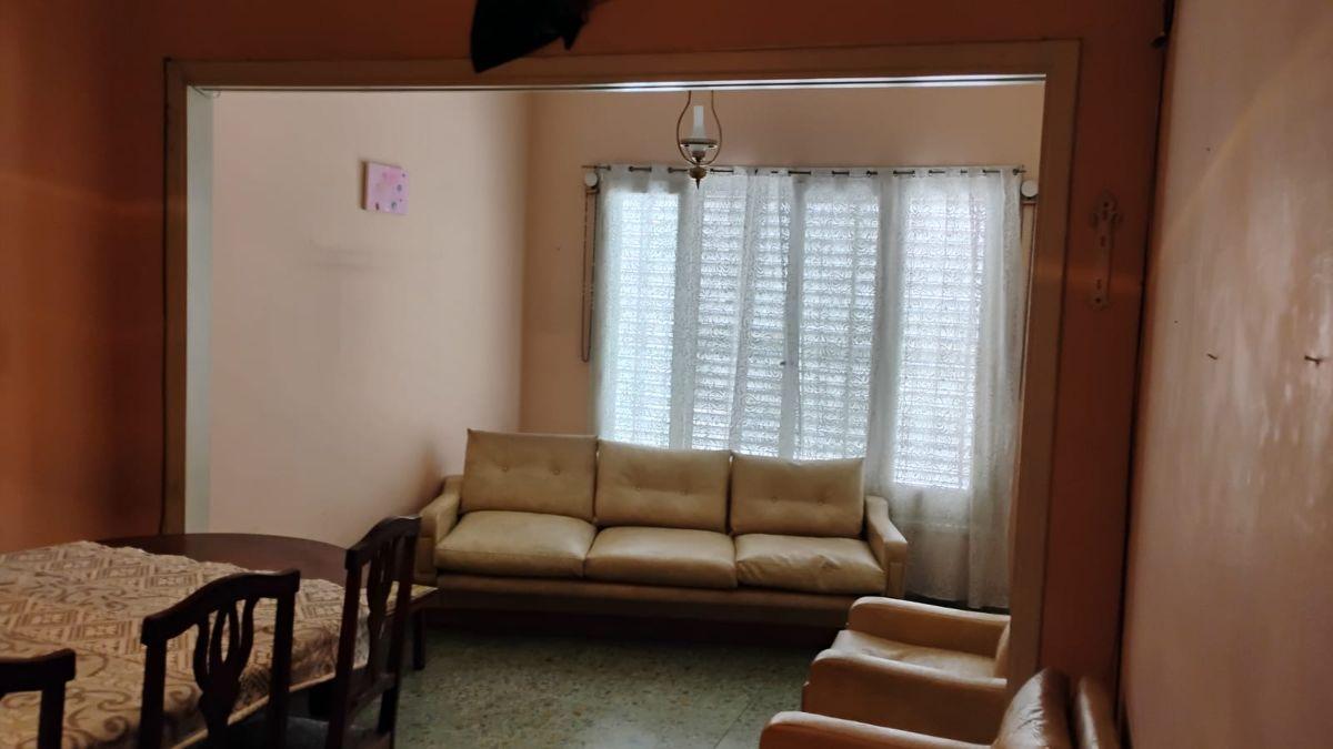 Foto de CHALET DE TRES AMBIENTES CON PATIO IDEAL PARA RECICLAR. EXCELENTE, imagen 5