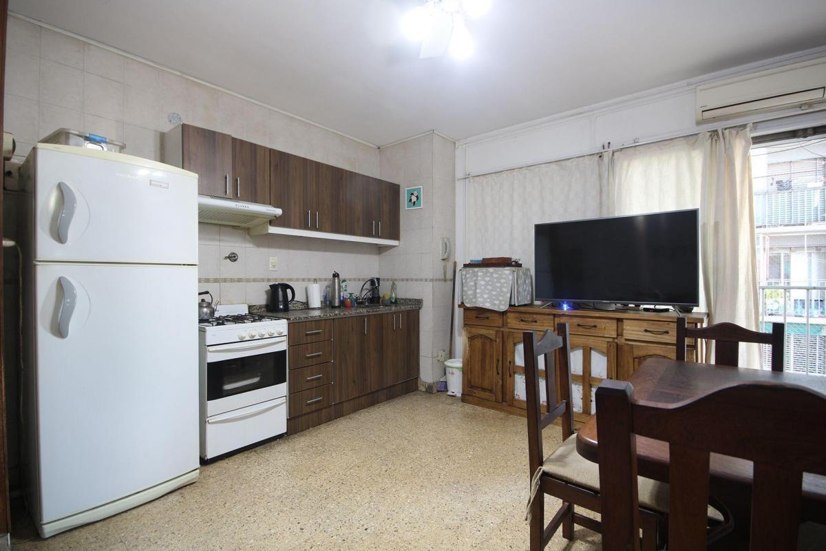 Venta 4 Ambientes en Parque Patricios con Balcón 5