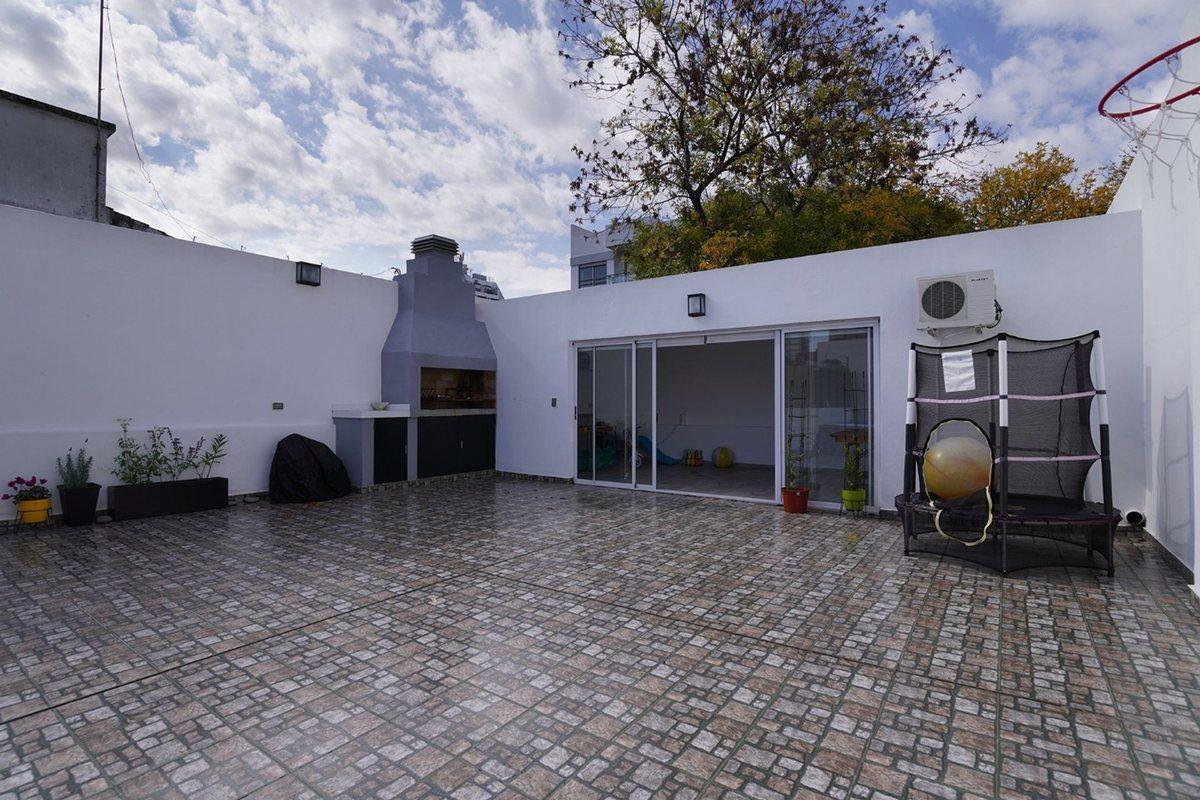 Venta PH Al Frente con Terraza Colegiales 1