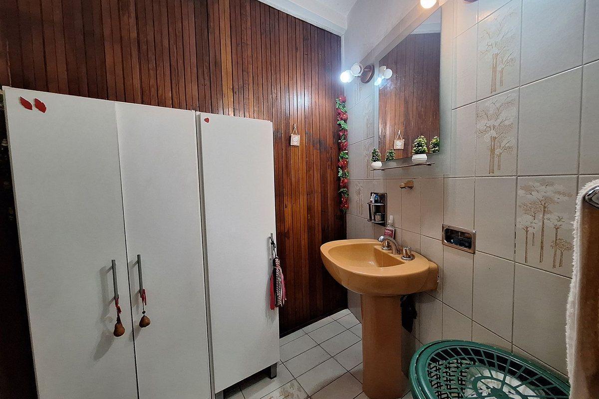 Venta Casa Parque Chacabuco 5 Ambientes/ Cochera 5