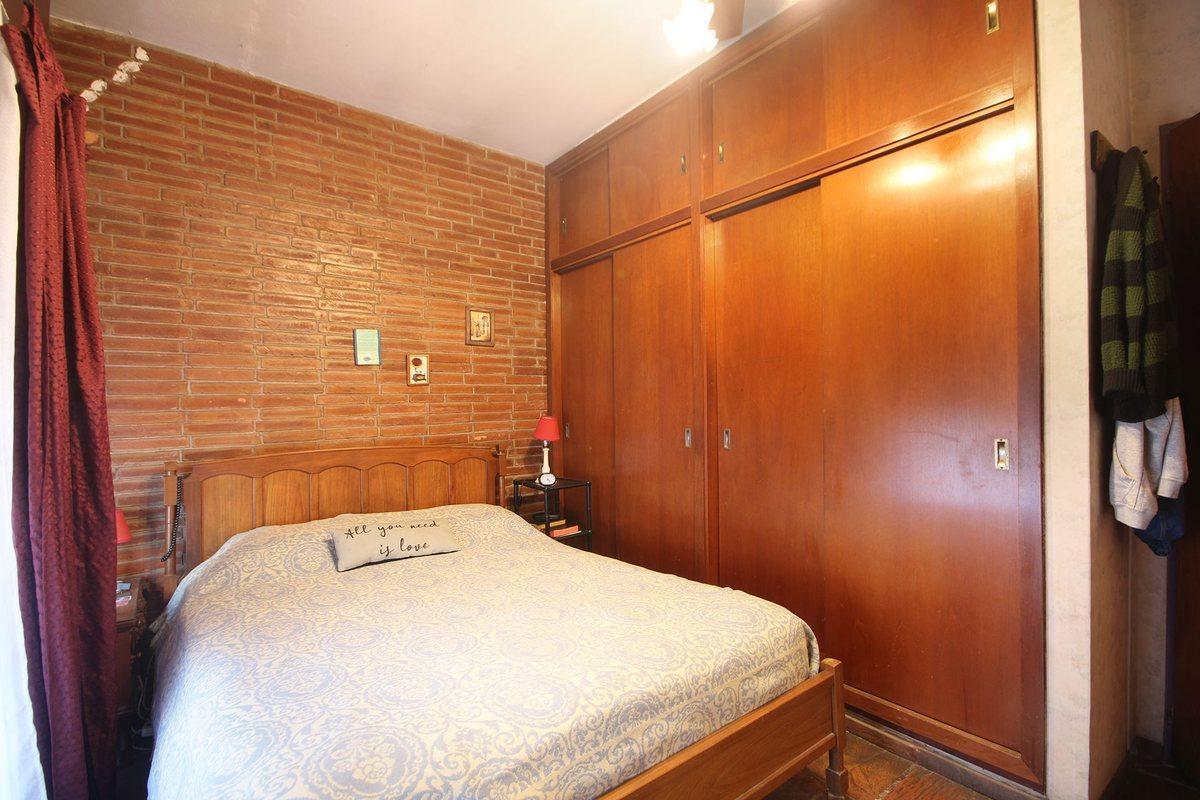 Venta Casa Parque Chacabuco 5 Ambientes/ Cochera 3